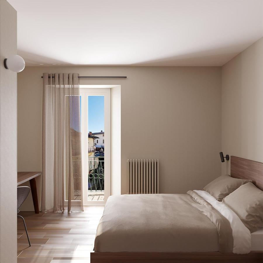 Hotel La Dama Del Porto à Laveno-Mombello Extérieur photo